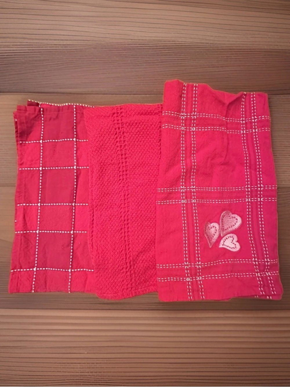 Set Of 3 Red Heart Kitchen Towels